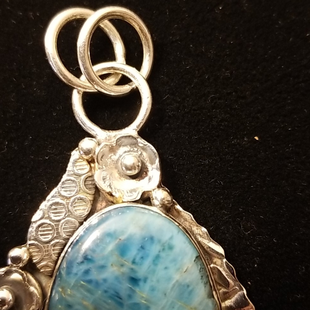 GORGEOUS PENDANT NWOT - Picture 7 of 10